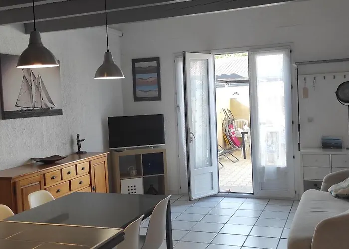 Rouge A La Climatisation Dans Toutes Les Pieces 펜션