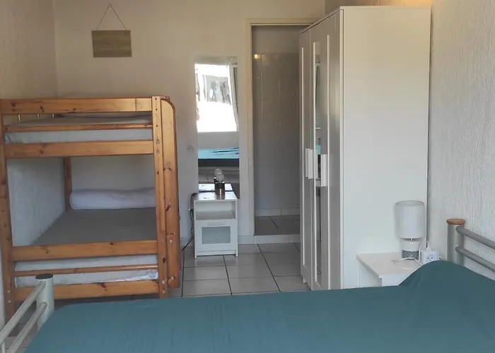 Rouge A La Climatisation Dans Toutes Les Pieces 펜션 *